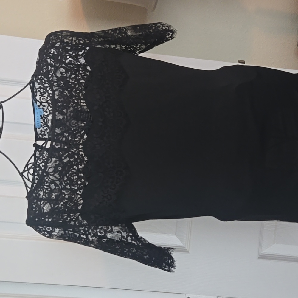 NWT Antonio Melani Sz XS Janice Knit Black top with lace sleeves